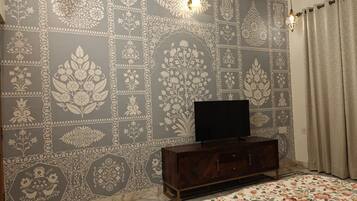 4 Schlafzimmer, Schreibtisch, Bügeleisen/Bügelbrett, kostenloses WLAN