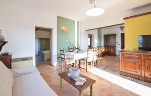 Bügeleisen/Bügelbrett, Reisekinderbett, kostenloses WLAN