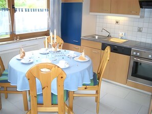 Dining - Holiday Home 'Ferienhaus' with Private Terrace, Private Garden and Wi-Fi (Uslar)