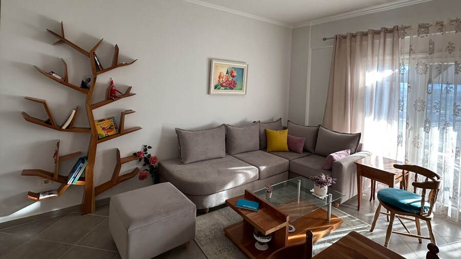 Olive Hill Apartment