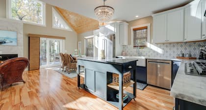 Beaches, Golf & More: Family Home on Frye Island!