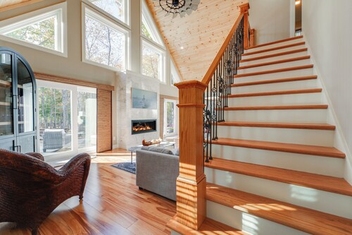 'Valhalla': Family Home on Frye Island w/ Golf!