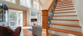 'Valhalla': Family Home on Frye Island w/ Golf!