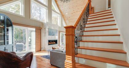 'Valhalla': Family Home on Frye Island w/ Golf!