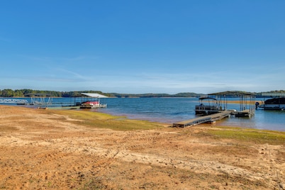 Waterfront Lake Hartwell Home < 1 Mi to Marina!