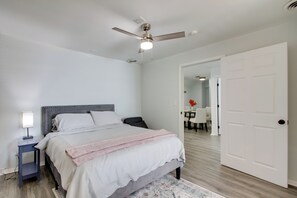 2 bedrooms, desk, iron/ironing board, travel cot - 21 Mi to Dtwn Columbus: Quiet Country Escape (Pataskala)