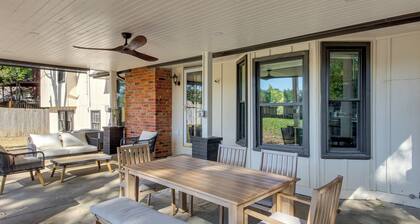 19 Mi to Kansas City: Group Retreat w/ Game Room!