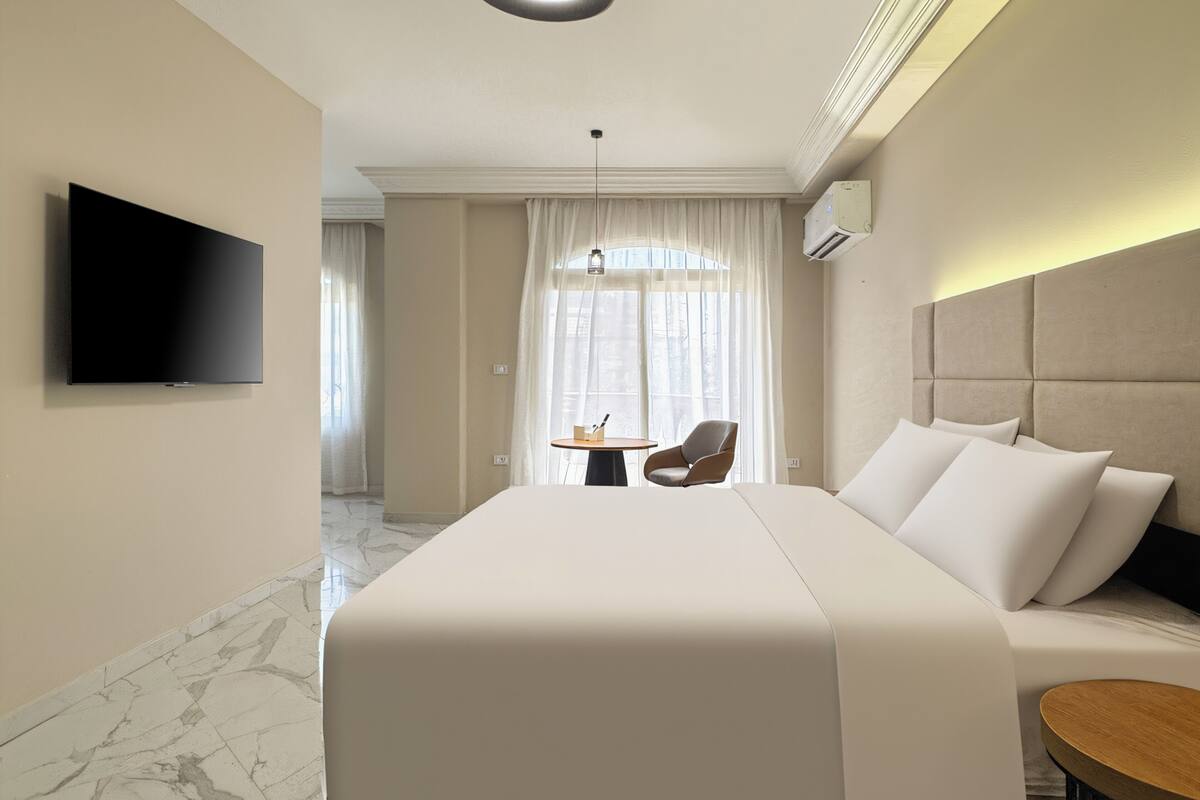 Classic Suite, Balcony | Free WiFi