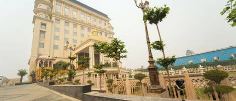 Ngoại thất