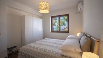 9 camere