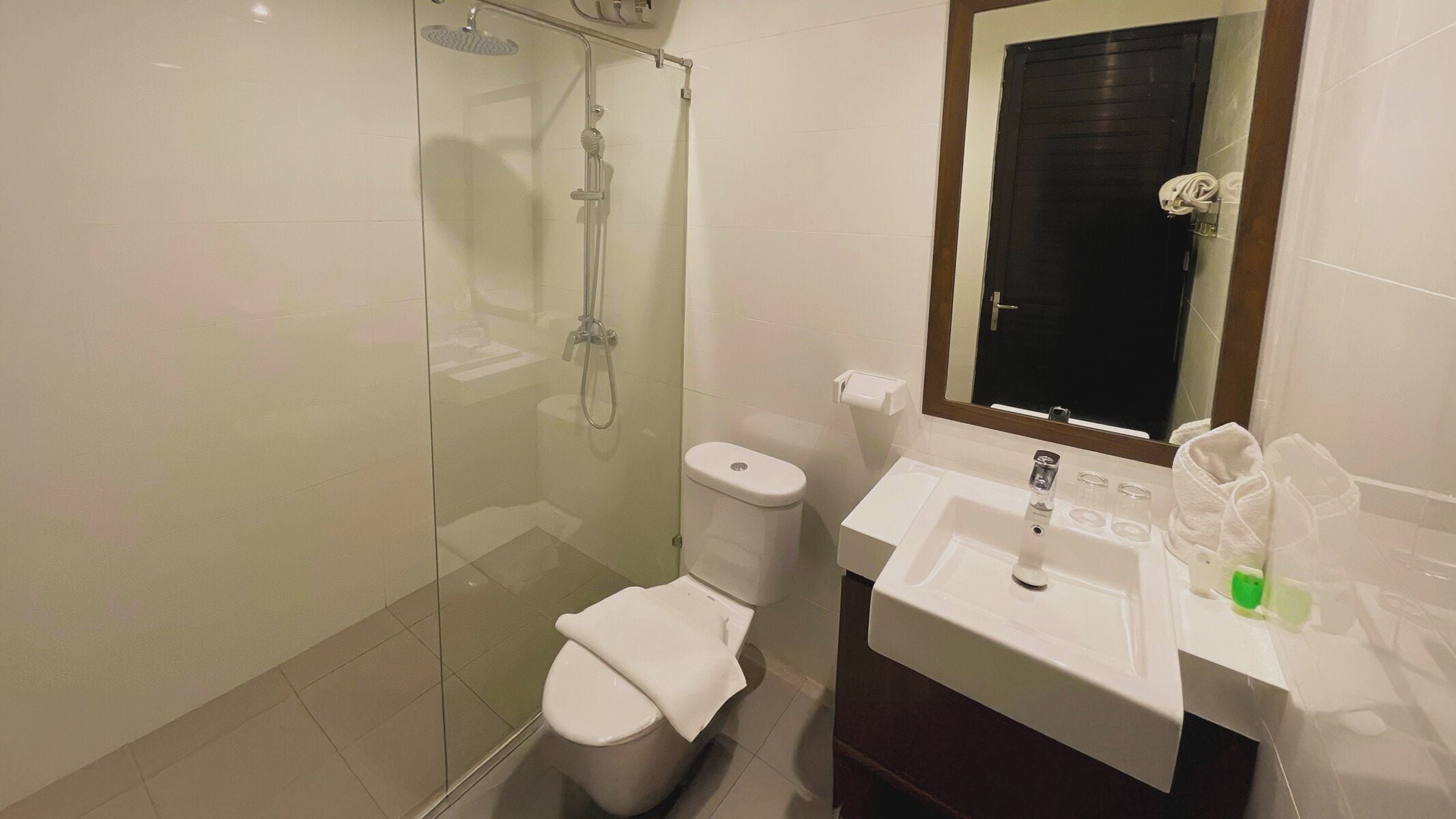 Kamar Double | Meja kerja, Wi-Fi gratis, dan seprai linen