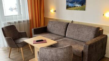 TV, tavolo da ping pong