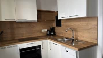 Kühlschrank, Ofen, Herdplatte, Geschirrspüler