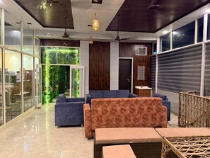 Restaurant - Hotel Drip Inn (Rishikesh)