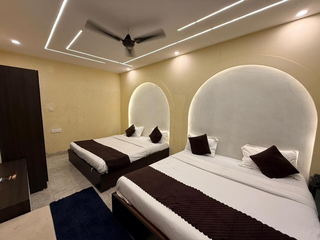 Deluxe Double or Twin Room, City View | Laptop workspace, free WiFi