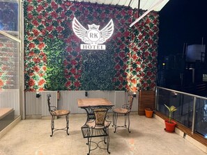 Restaurant - Hotel Drip Inn (Rishikesh)