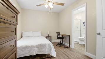 Signature House, 4 Bedrooms, Kitchen | Individually decorated, individually furnished, desk, laptop workspace