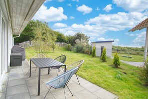 Unclassified image, 4 of 40, button