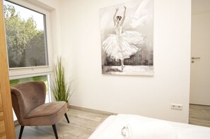 Unclassified image, 2 of 40, button