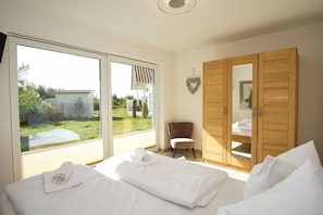 Unclassified image, 2 of 40, button