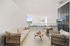 Terrace/patio - Casa Oasis—Resort Living opposite Bokarina Beach (Mooloolaba Region)