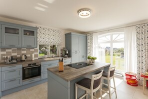 Fridge, microwave, oven, stovetop - Relaxing vacation in a quiet location with many extras - Haus Boddenresidenz - House (Putbus)