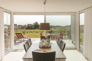 Unclassified image, 3 of 42, button