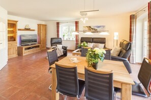 Unclassified image, 3 of 27, button