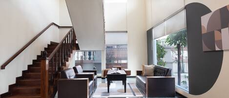 ロビー応接スペース