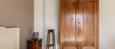 2 slaapkamers, een strijkplank/strijkijzer