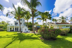 Front of property - Villa Desiree - Family Villa in Cocotal (Punta Cana)
