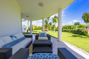 Terrace/patio - Villa Desiree - Family Villa in Cocotal (Punta Cana)