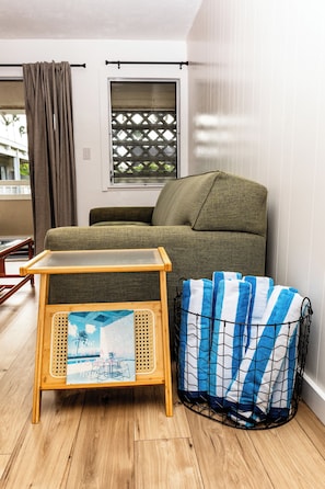 Interior - Ocean+Mountain+Pool View Upgraded Condo- Steps from the beach centrally located (Kapaʻa)