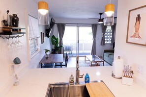 Interior - Ocean+Mountain+Pool View Upgraded Condo- Steps from the beach centrally located (Kapaʻa)