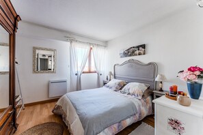 1 Schlafzimmer, Bügeleisen/Bügelbrett, Bettwäsche