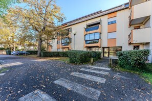 Exterior - Charming Apartment with Balcony Steps from the Beach – Andernos-les-Bains (andernos les bains)