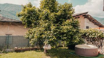 Bañera de hidromasaje exterior