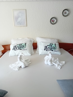 1 chambre, fer et planche à repasser, lit parapluie, Wi-Fi gratuit