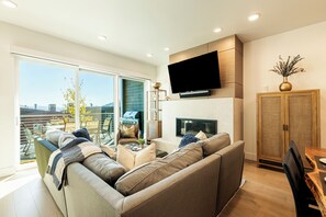 TV connectée, cheminée