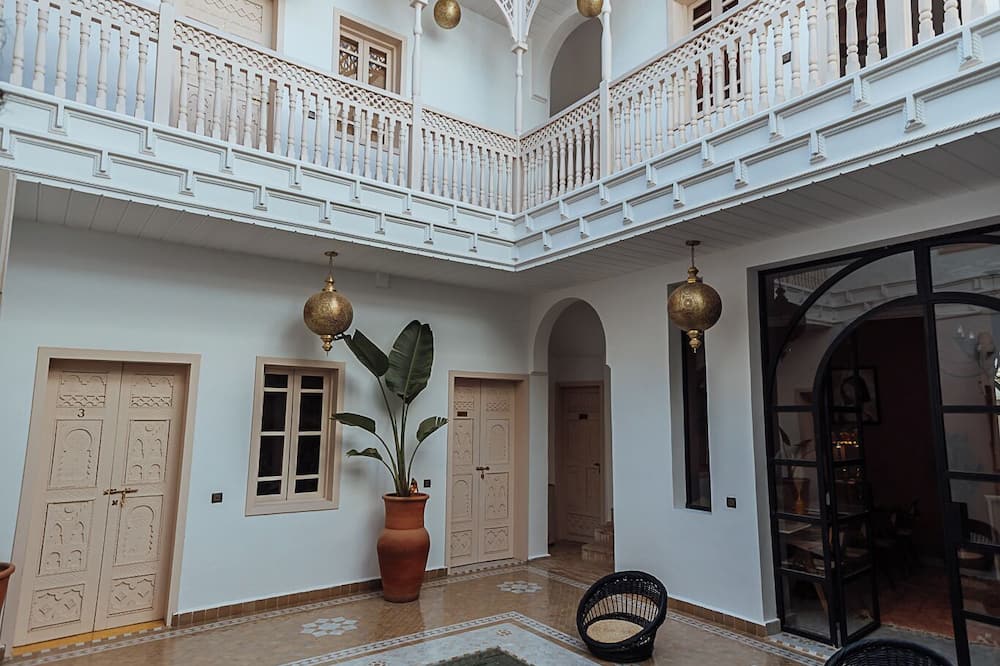 Riad le terra cotta
