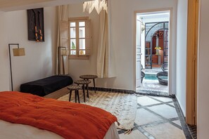 Habitación triple familiar | Caja fuerte, cortinas opacas, wifi gratis