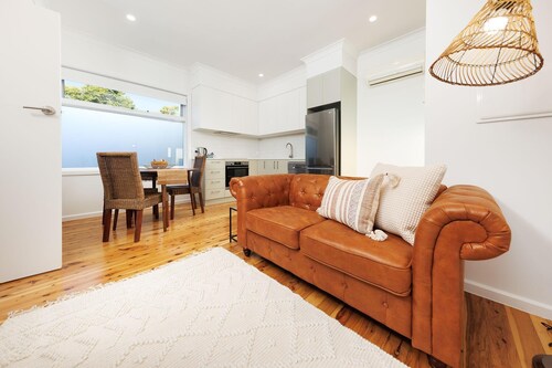 Contemporary Comfort on George - Modern and stylish one bedroom apartment