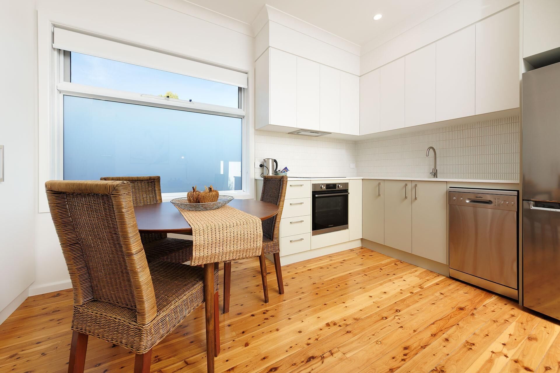 Microondas, horno, parrilla de estufa y lavavajillas 