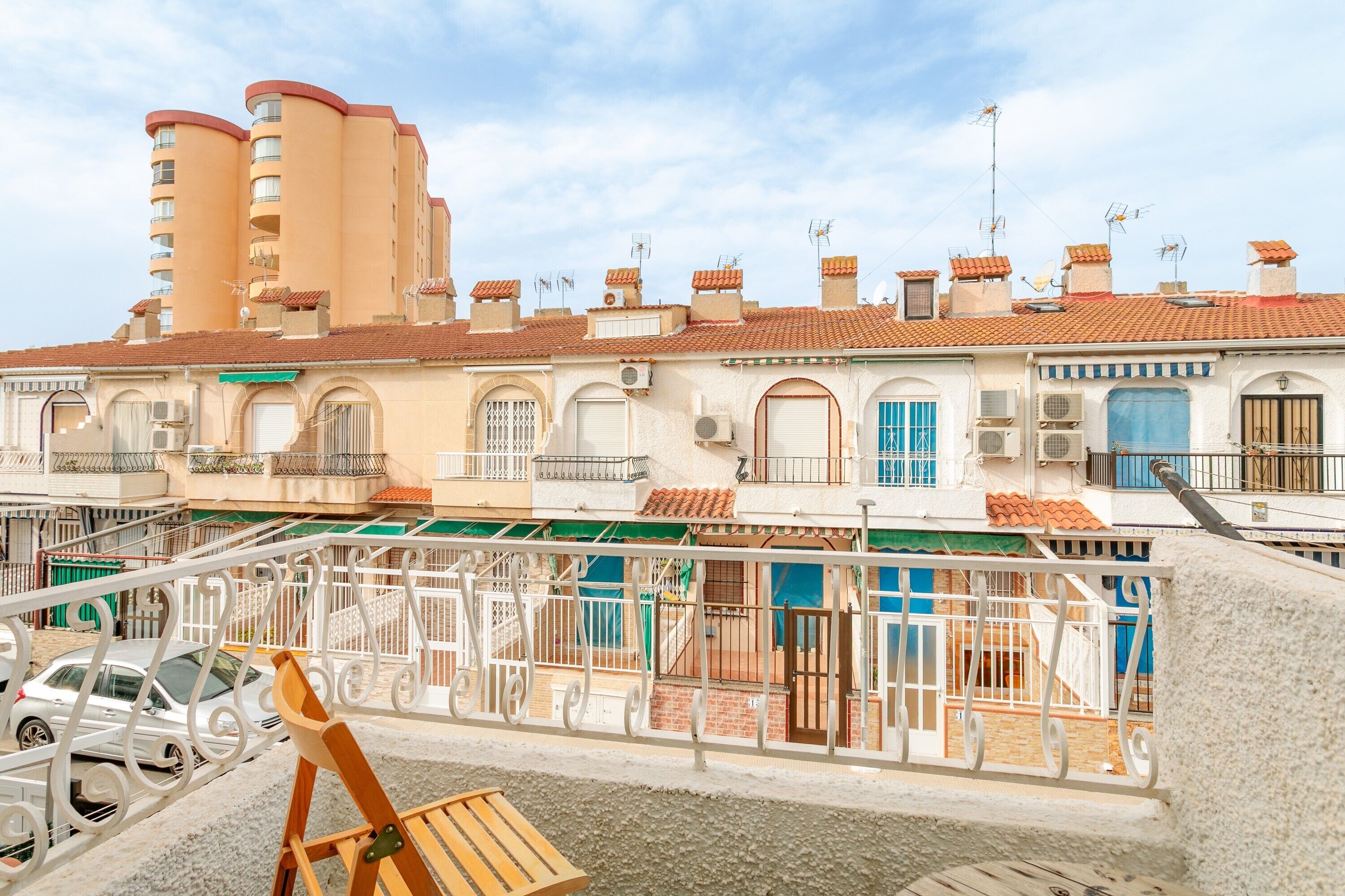 المنطقة المحيطة بالمنشأة