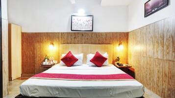 Desk, laptop workspace, free WiFi