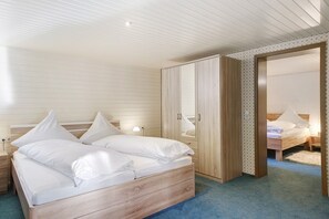 3 slaapkamers, een strijkplank/strijkijzer, wifi, beddengoed