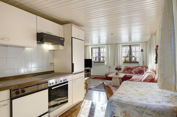 Refrigerador, horno, placa de cocina, lavavajillas