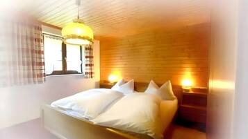 3 Schlafzimmer, BĂŒgeleisen/BĂŒgelbrett, WLAN, BettwĂ€sche