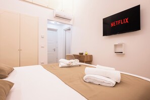 1 bedroom, desk, free WiFi, bed sheets