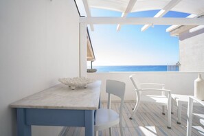 Outdoor dining - Terrazza sul mare - Beach front (Santa Maria)